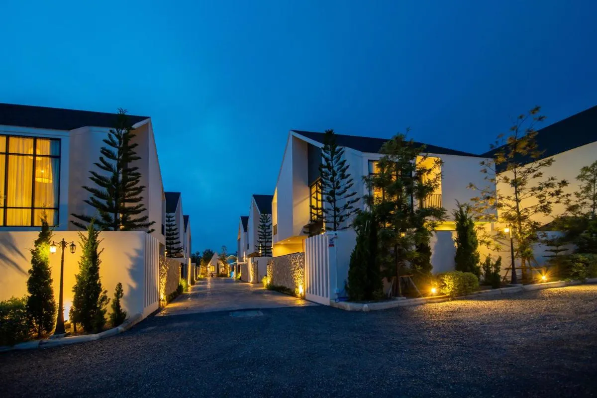 Image 1 of 四卧私人泳池别墅