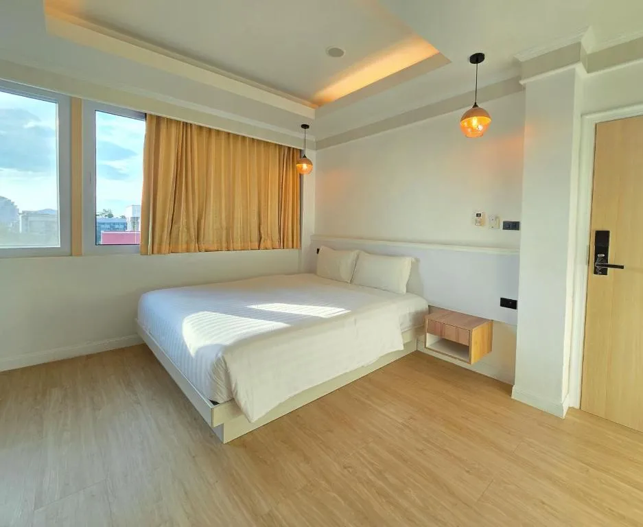 Image of Sira Boutique – Newly renovated