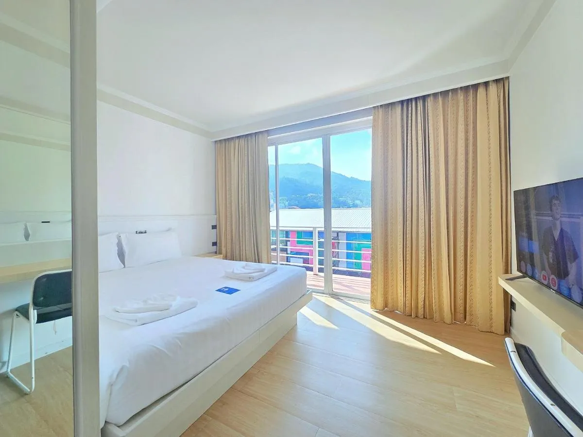 Image 2 of Sira Boutique – Newly renovated