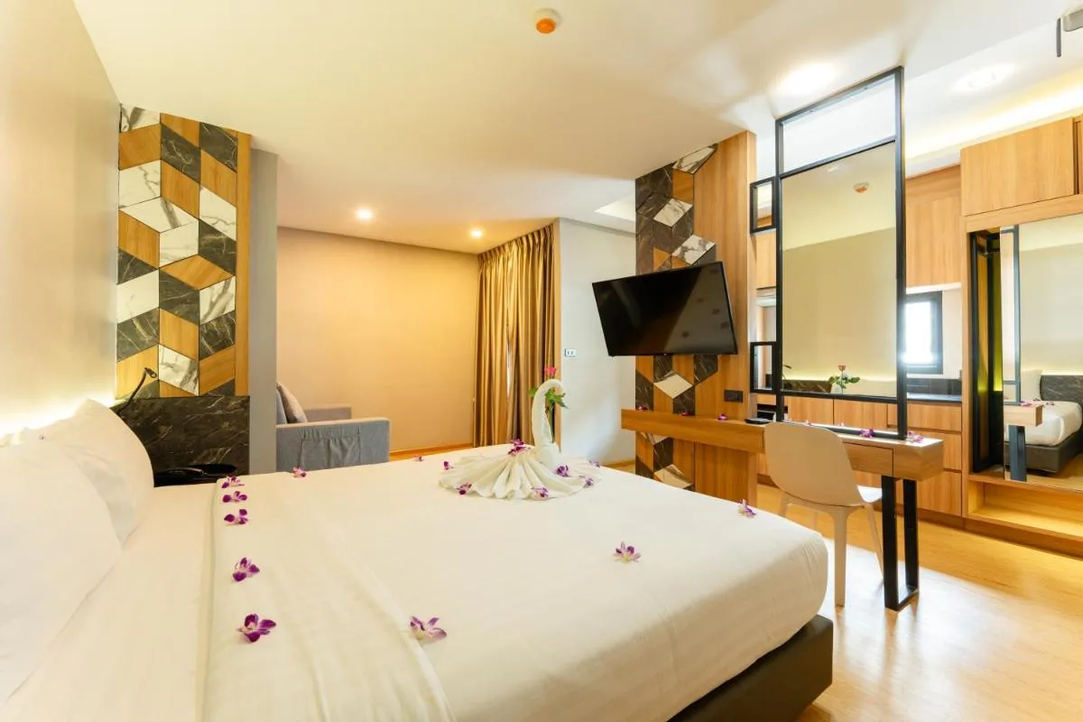 Image 2 of Sky Wave Patong