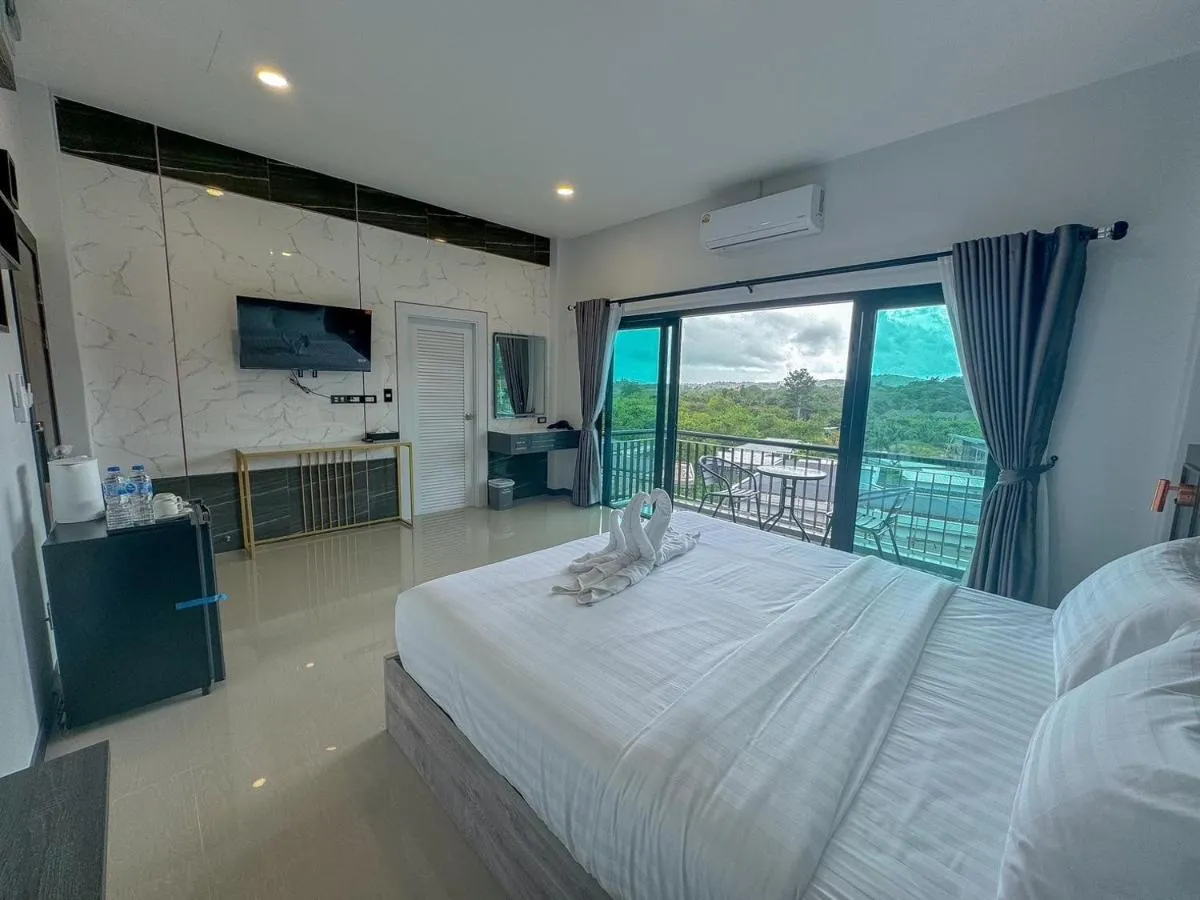 Image 2 of Smile Boutique at Saiyuan