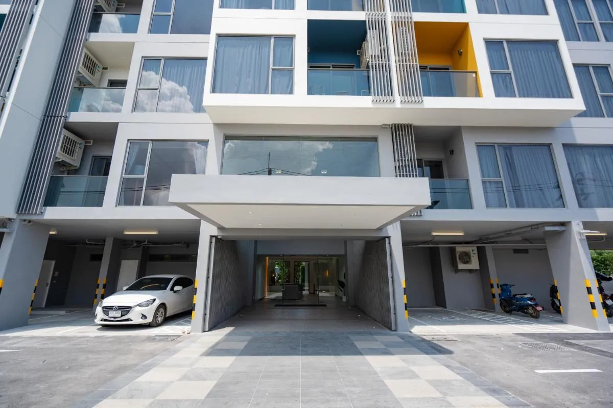 Image 1 of Spacious apartments with panoramic view in Laguna