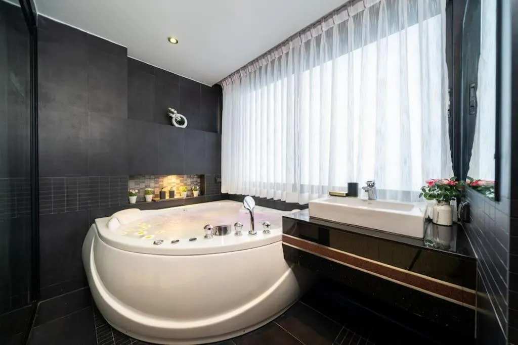 Image 2 of Studio Apartment in Bangla Rd