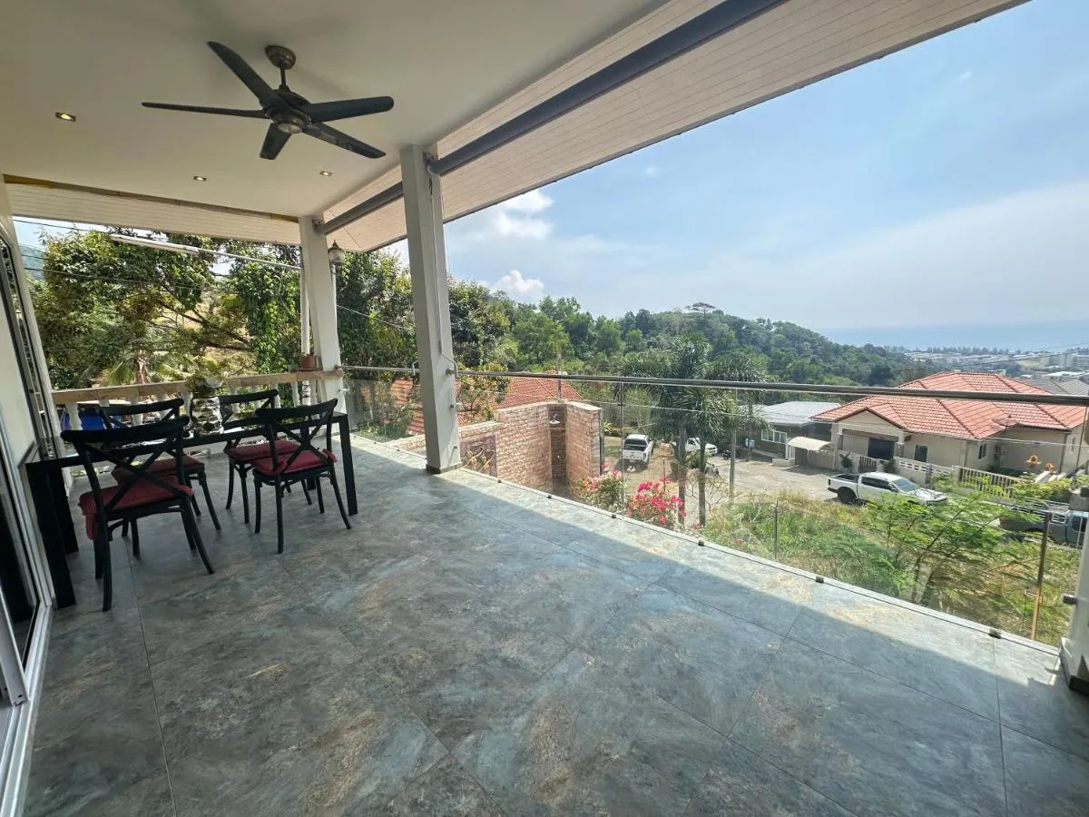 Image 2 of Stunning sunset villa sea view karon