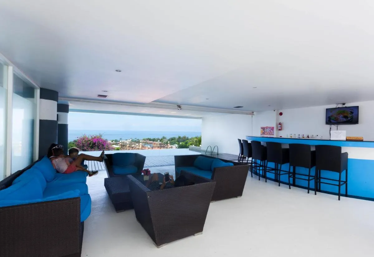 Image 5 of Sunset Plaza by RESAVA