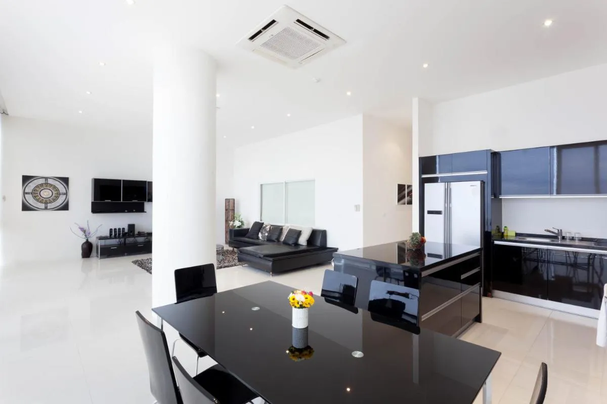 Image 1 of Sunset Plaza by RESAVA