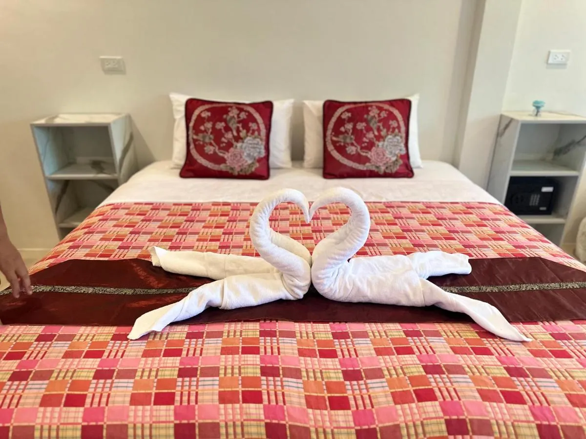 Image 5 of Suntalee House