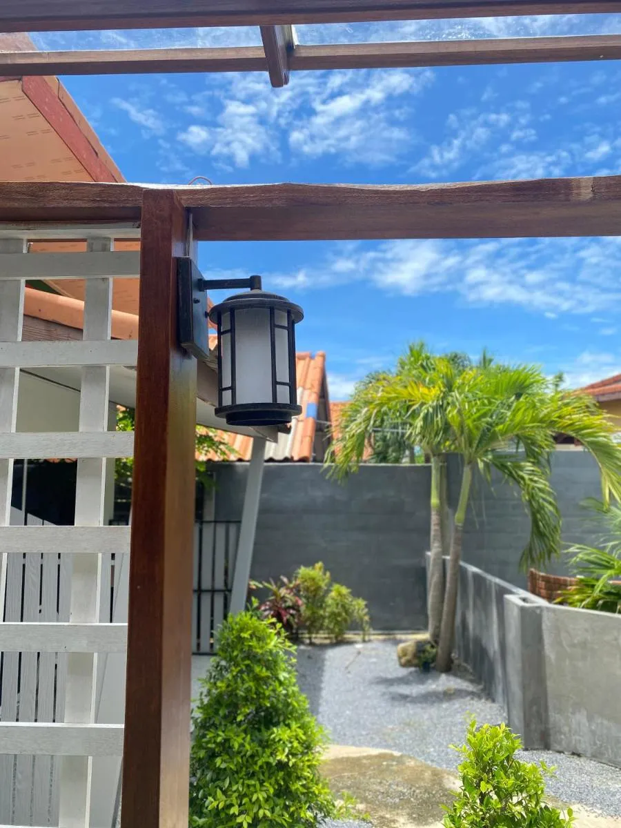 Image 4 of Suntalee House