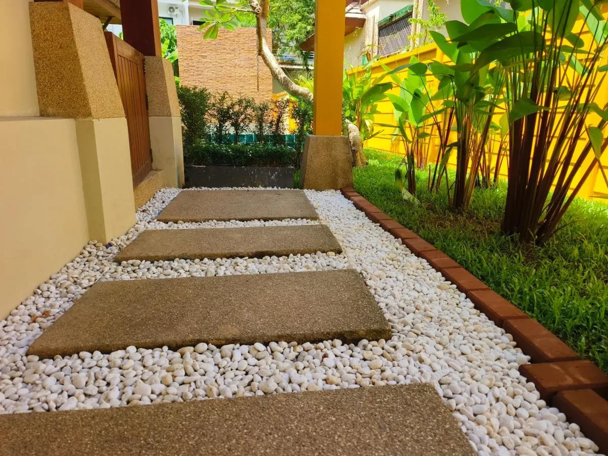 Image 1 of Thai Family karon Pool Villa 泰如家卡伦3卧泳池别墅