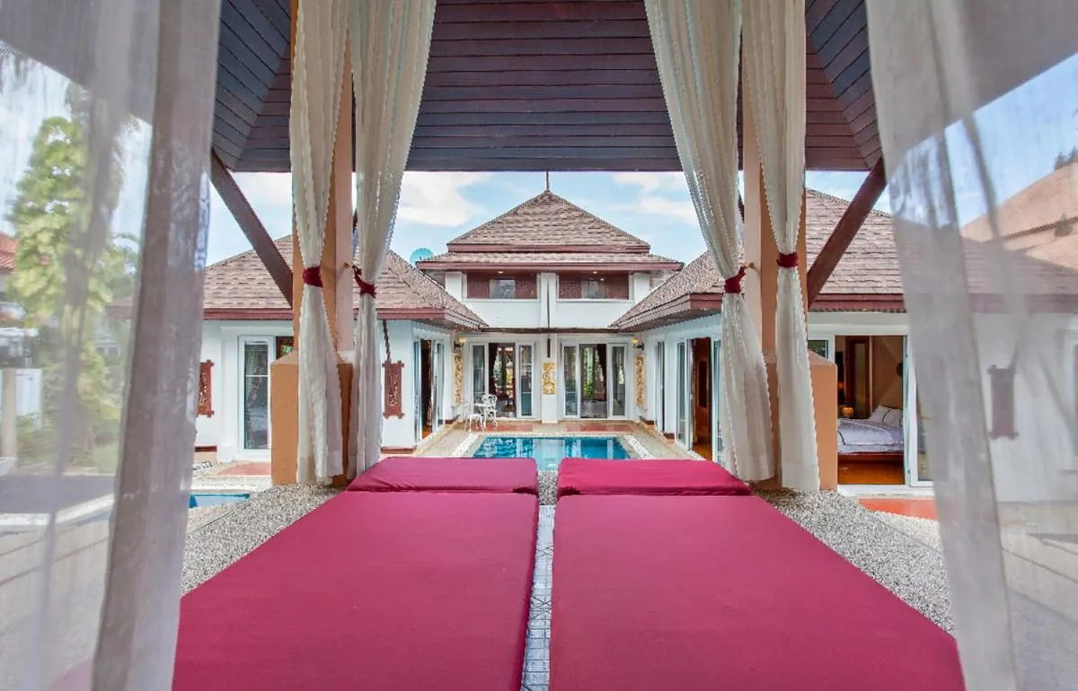 Image 2 of Thai style villa with very beautiful private pool