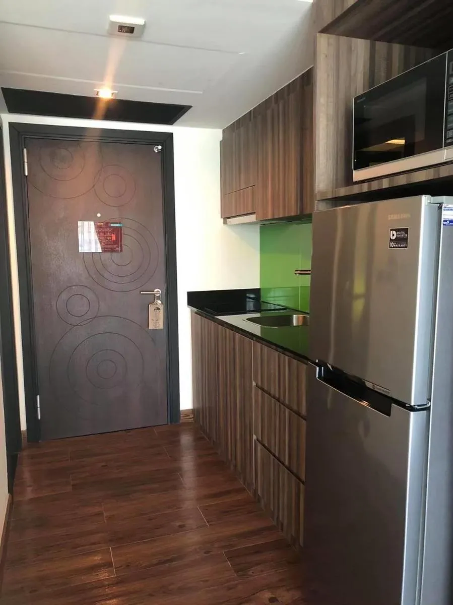 Image 5 of The Beach by Glitter House