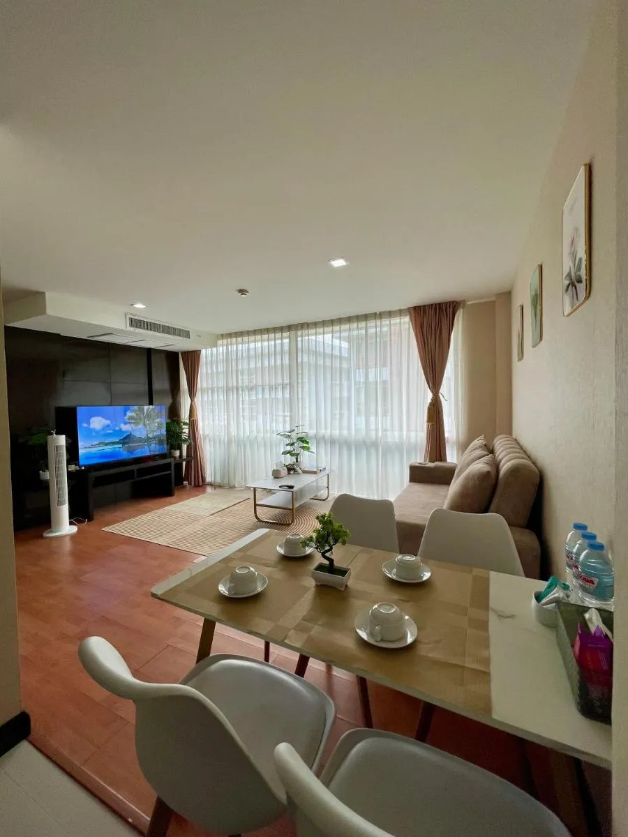 Image 3 of The Kris 2 Bedrooms 2 Bathrooms Apartment