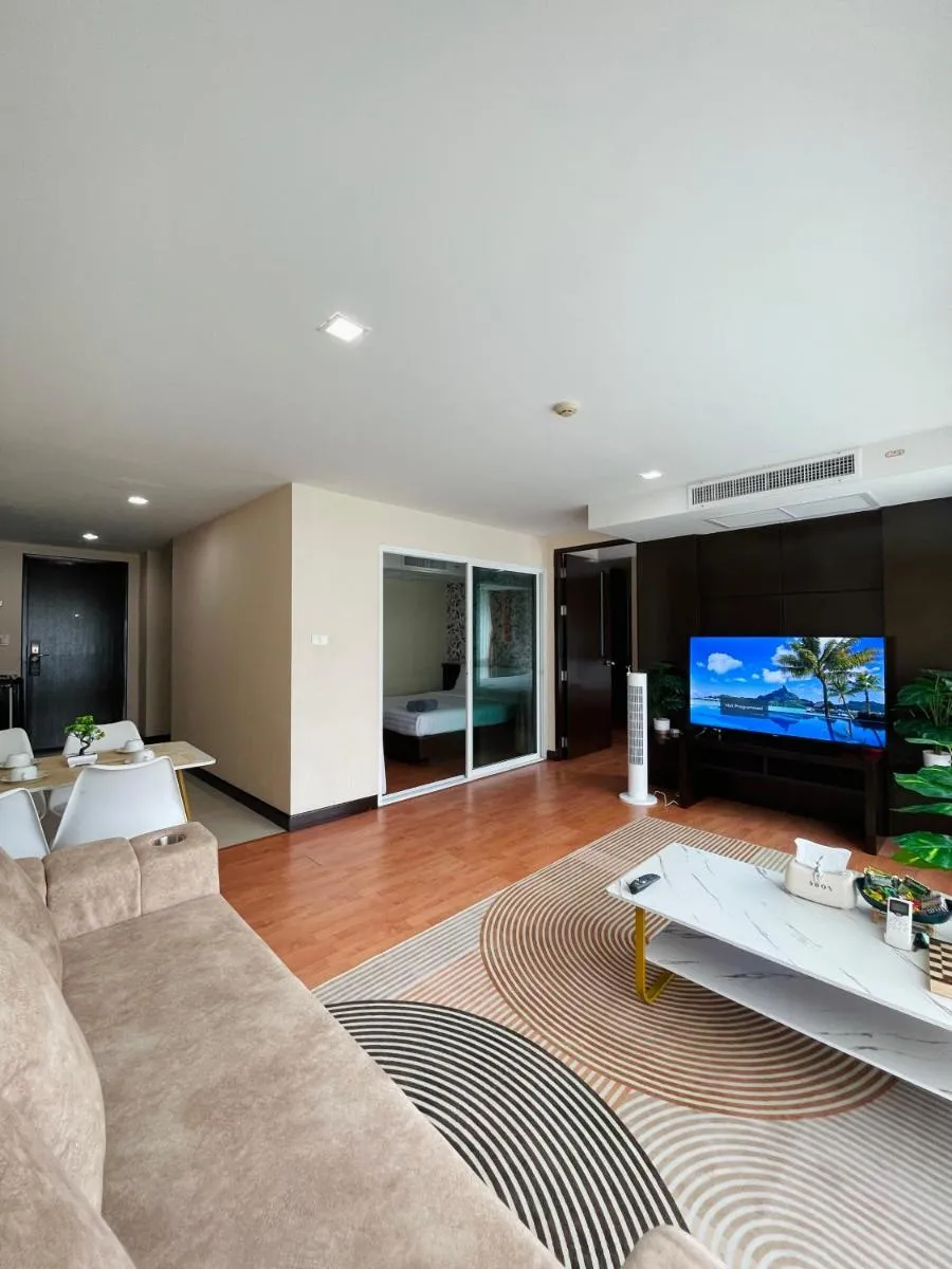 Image 4 of The Kris 2 Bedrooms 2 Bathrooms Apartment