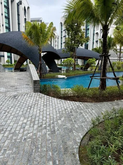 Image 6 of The Title Halo VE604