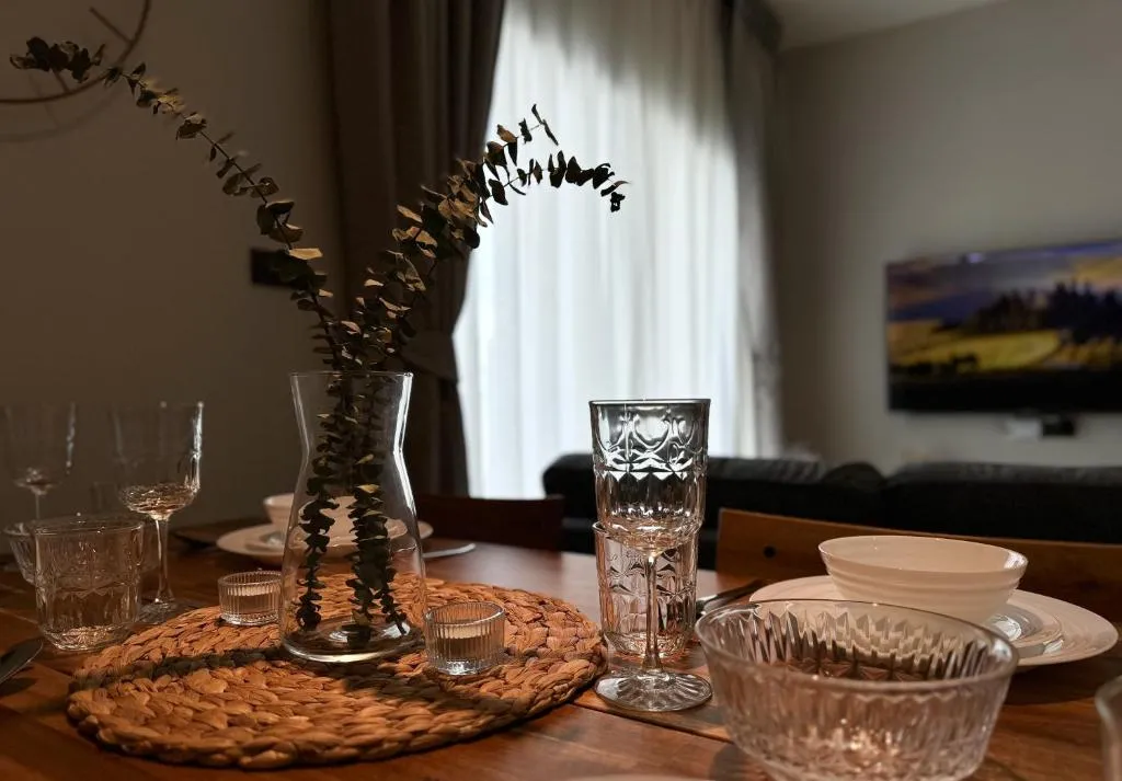 Image of Title Halo by EIE ASSIA