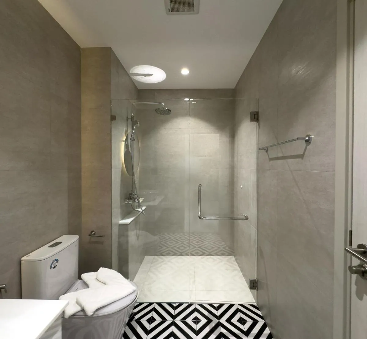 Image 5 of Title Halo by EIE ASSIA