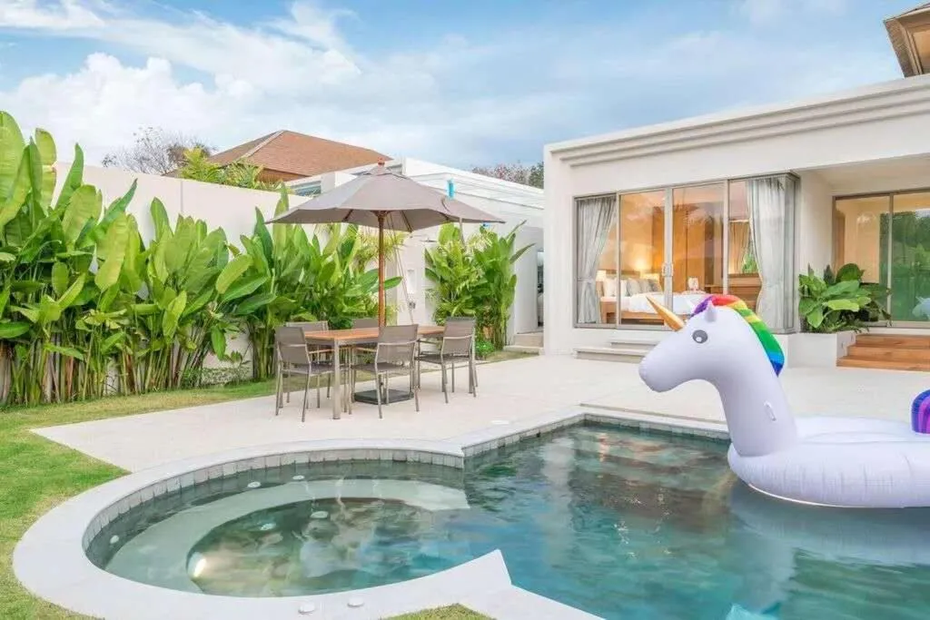 Image 2 of Trichada Tropical