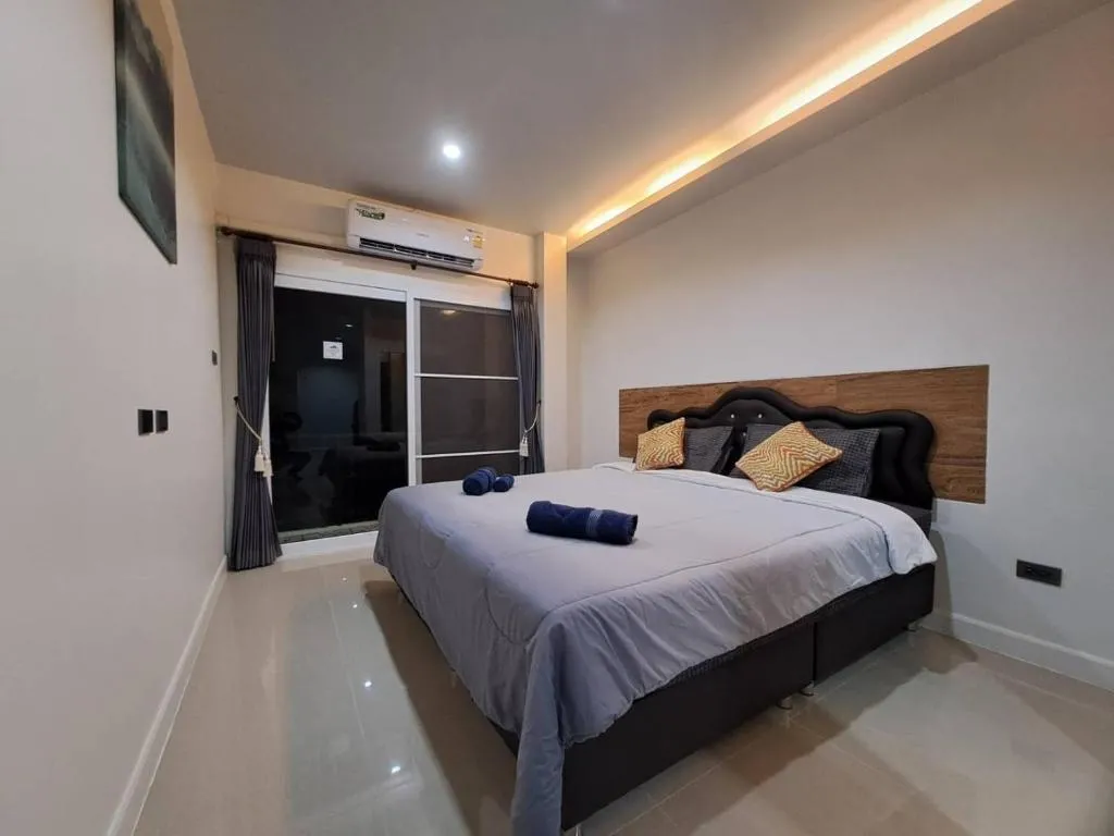 Image of Triple J Hometel