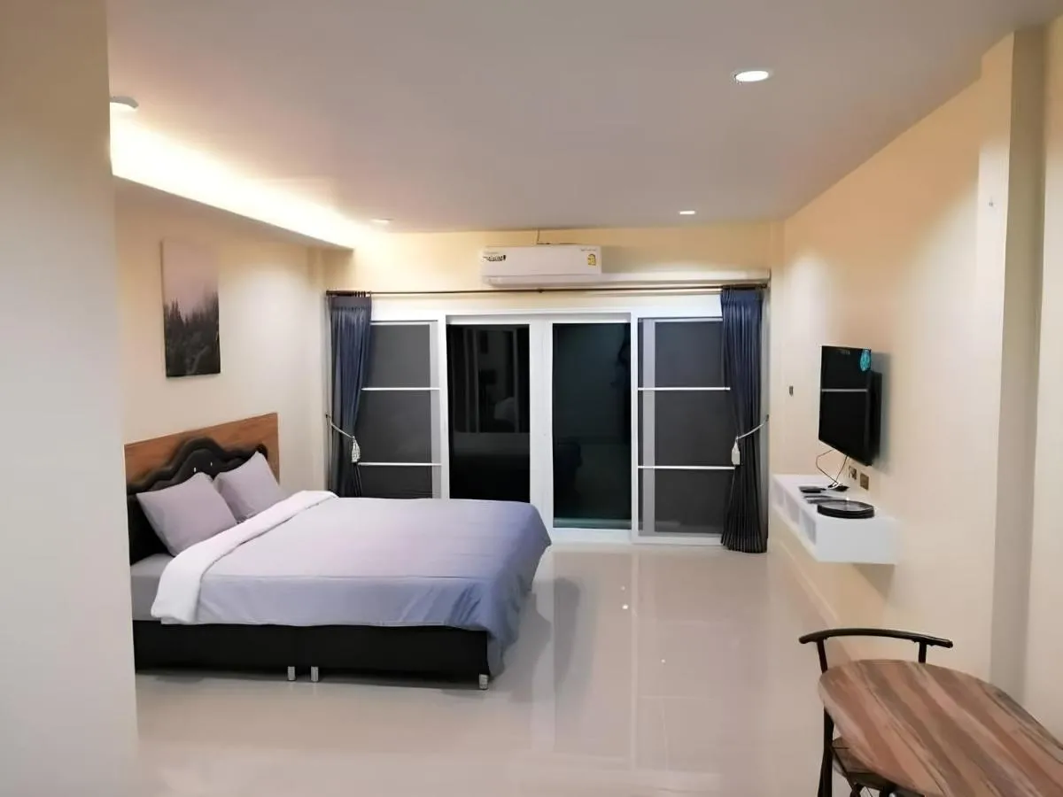 Image 1 of Triple J Hometel