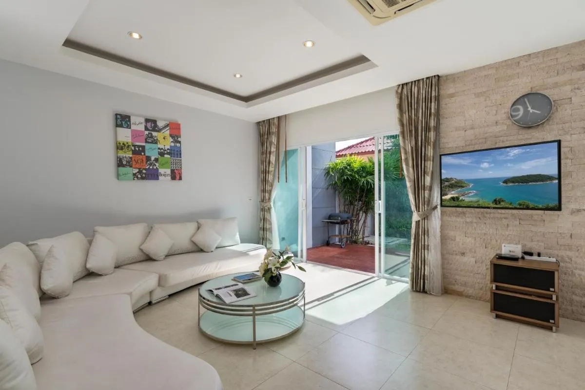 Image 2 of Trixie House 3