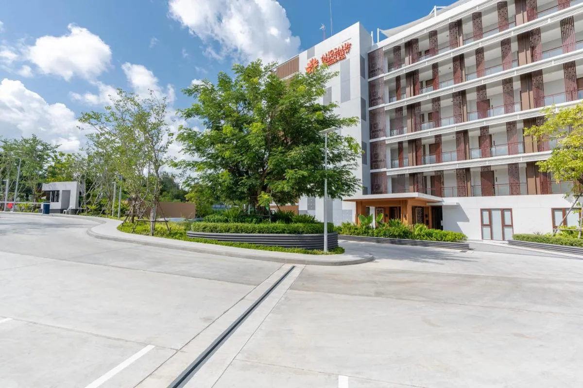 Image 5 of Unique apartments in a Laguna the lake shore