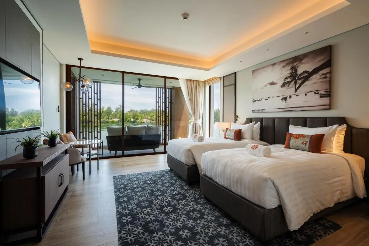 Image 3 of Unique apartments in a Laguna the lake shore