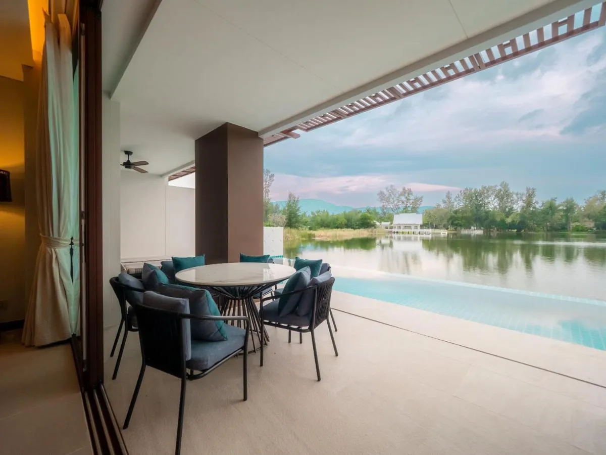 Image 6 of Unique apartments in a Laguna the lake shore