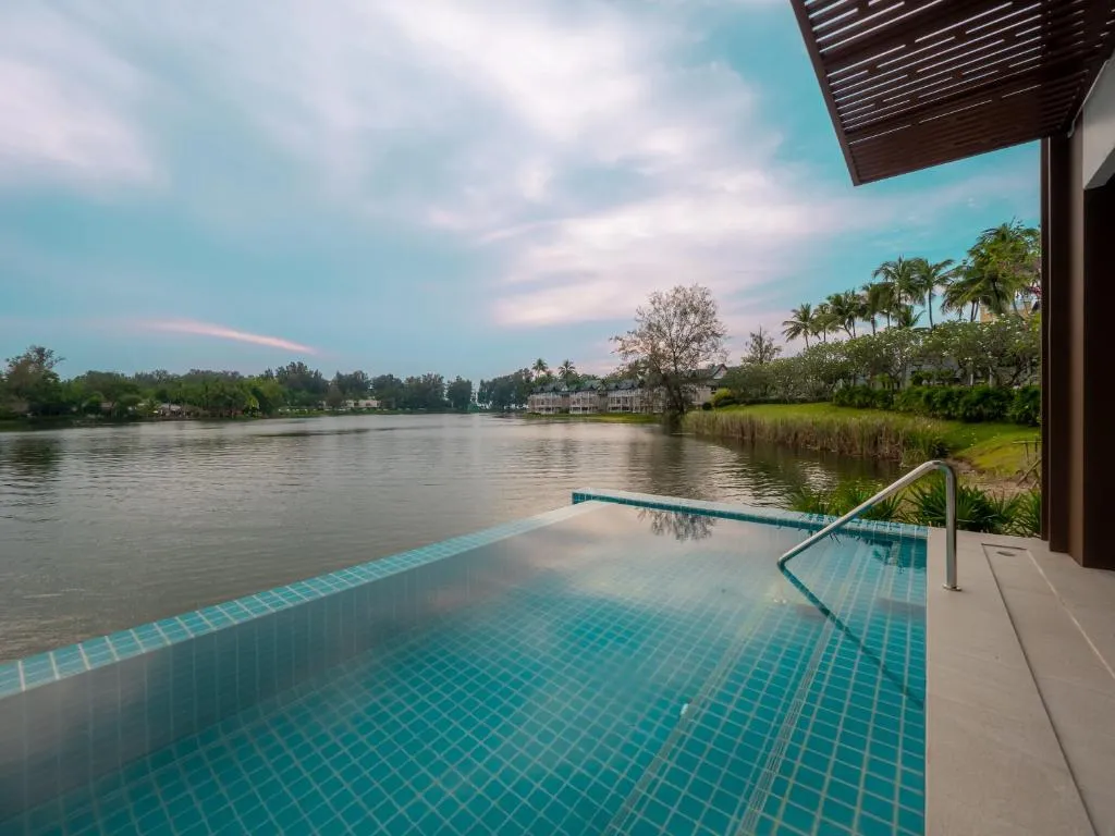 Image of Unique apartments in a Laguna the lake shore