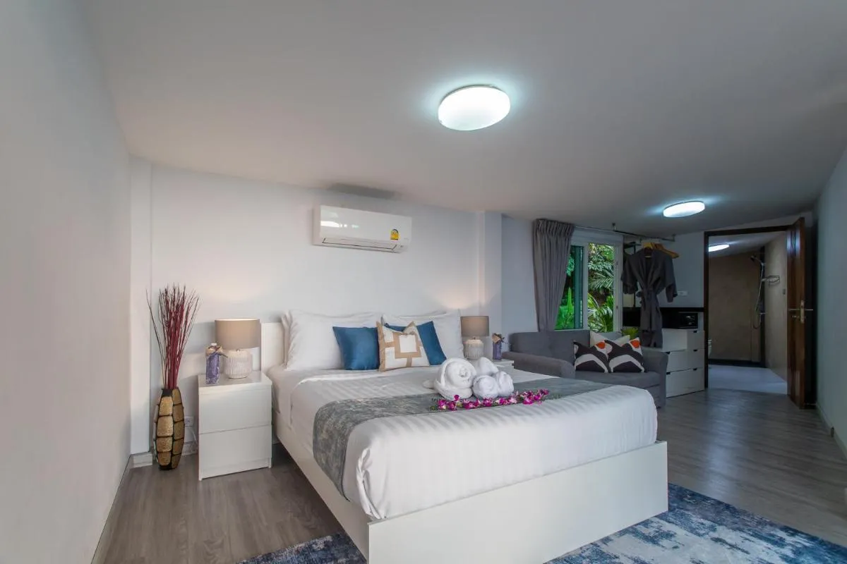 Image 1 of Villa Beyond 9 Bedroom Fully Staffed Seaview Villa