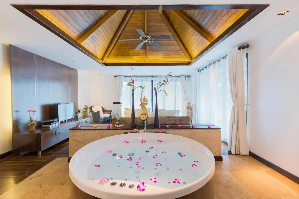 Image 2 of Villa Kalim6