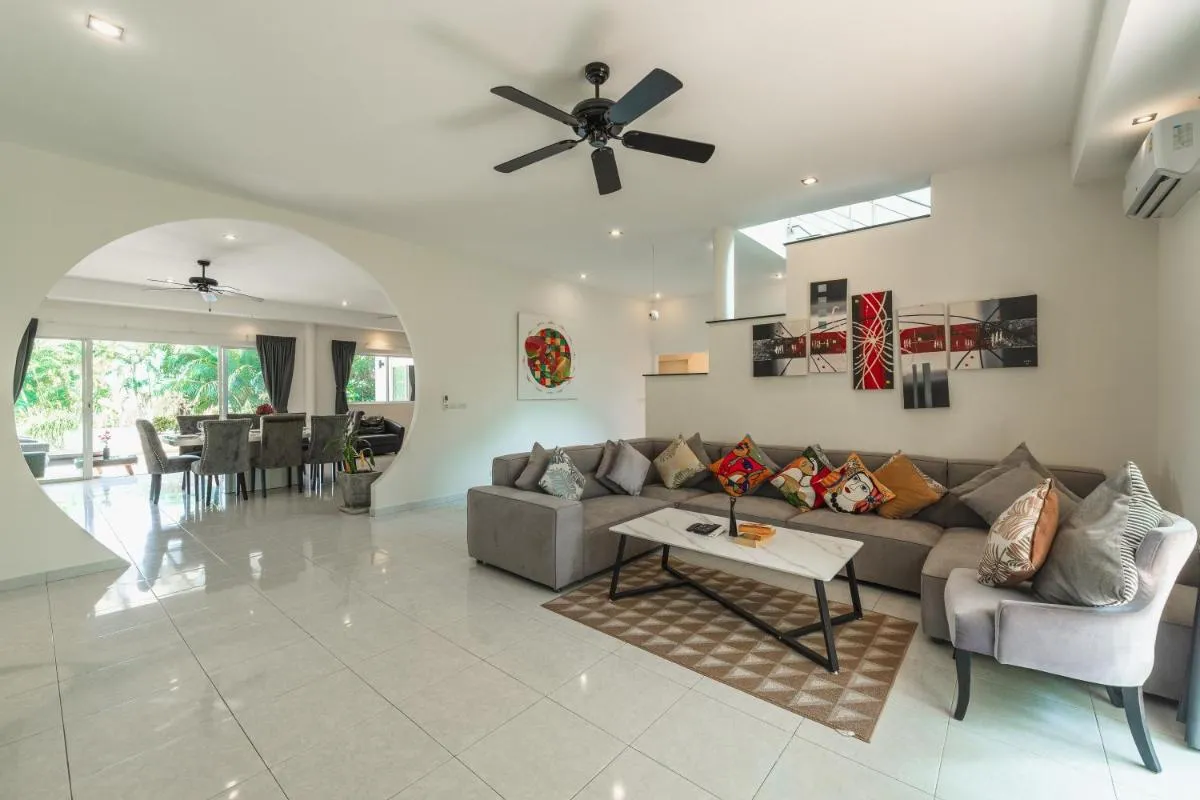 Image 2 of Villa Sea la Vie