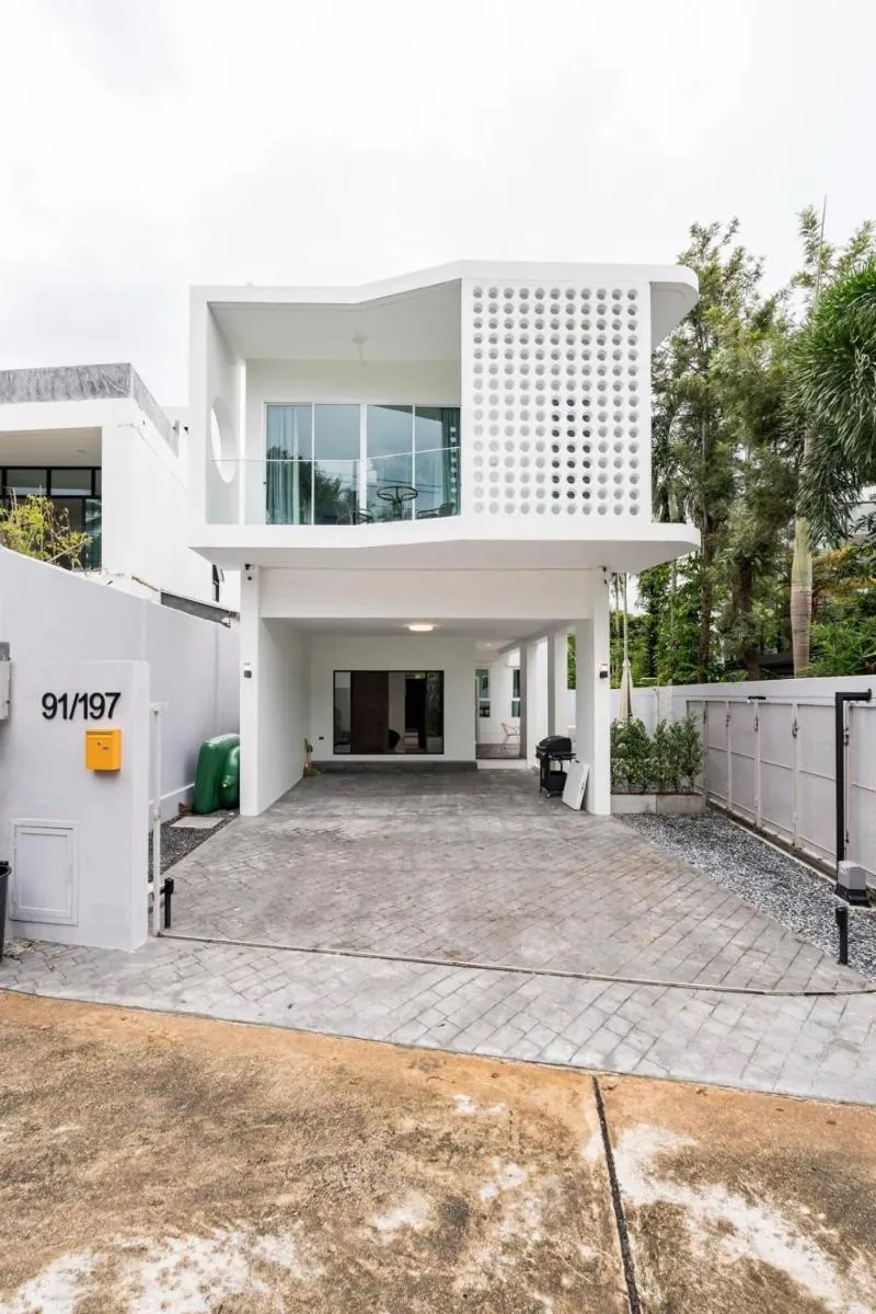 Image 3 of golf pool villa close patong and phuket town