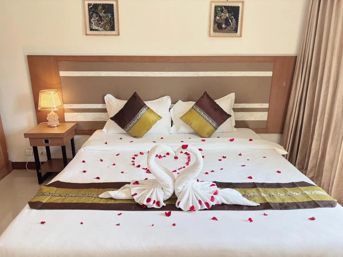 Image 2 of patong v hotel