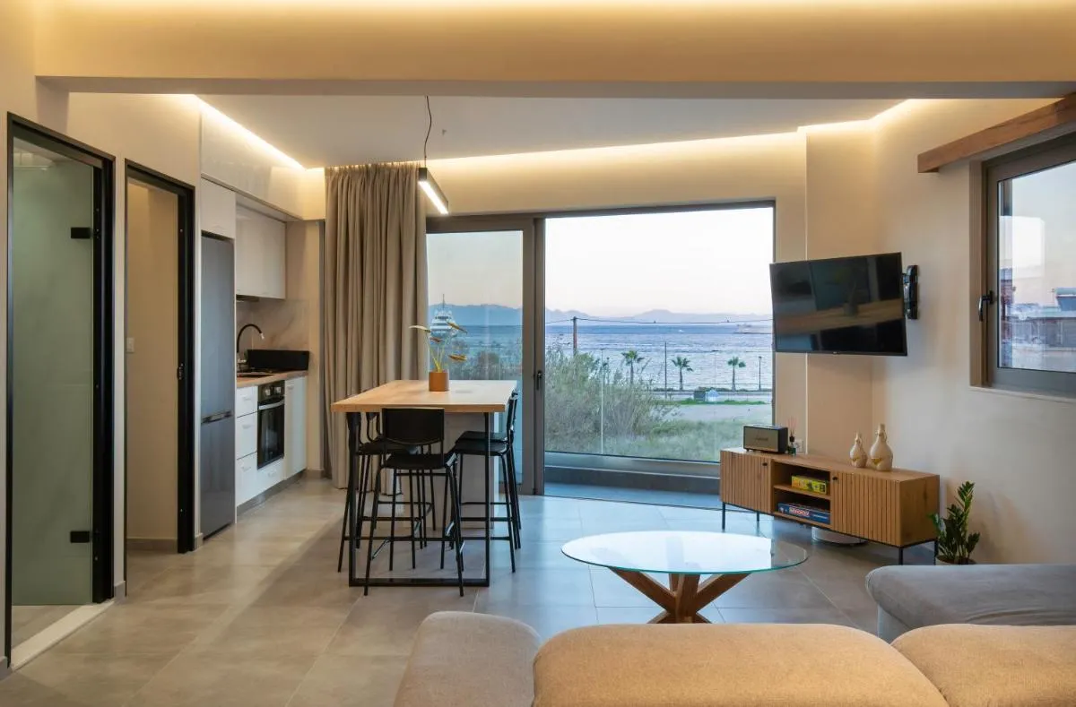 Image 2 of 400 Steps Apartment