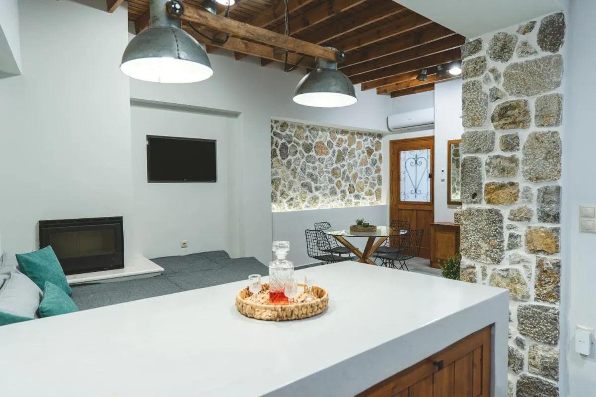 Image 4 of Aesthisis Sensational Accommodation Archangelos