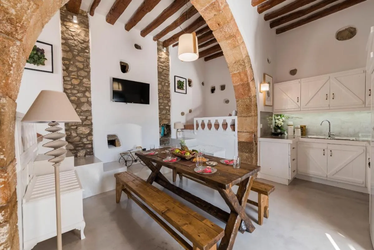 Image 1 of Casa Blue