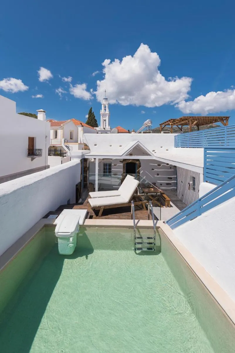 Image 3 of Casa Blue