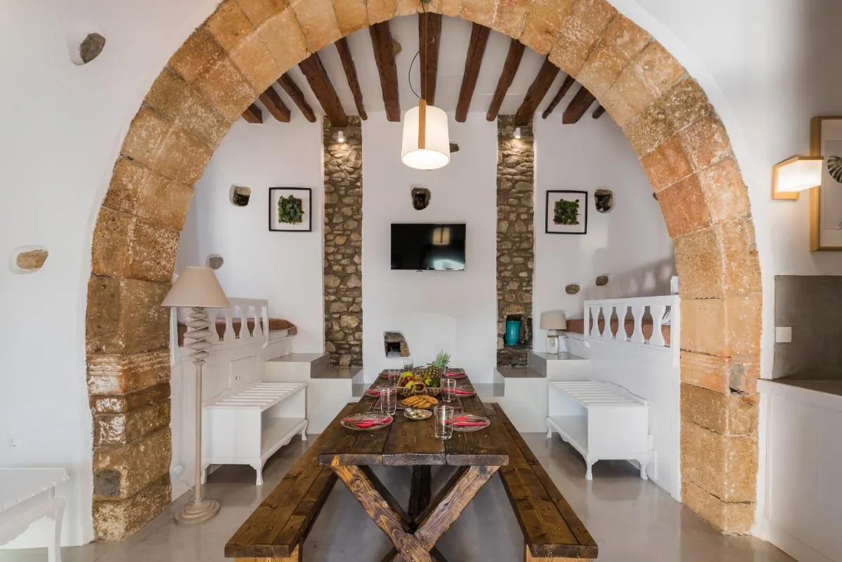 Image 2 of Casa Blue