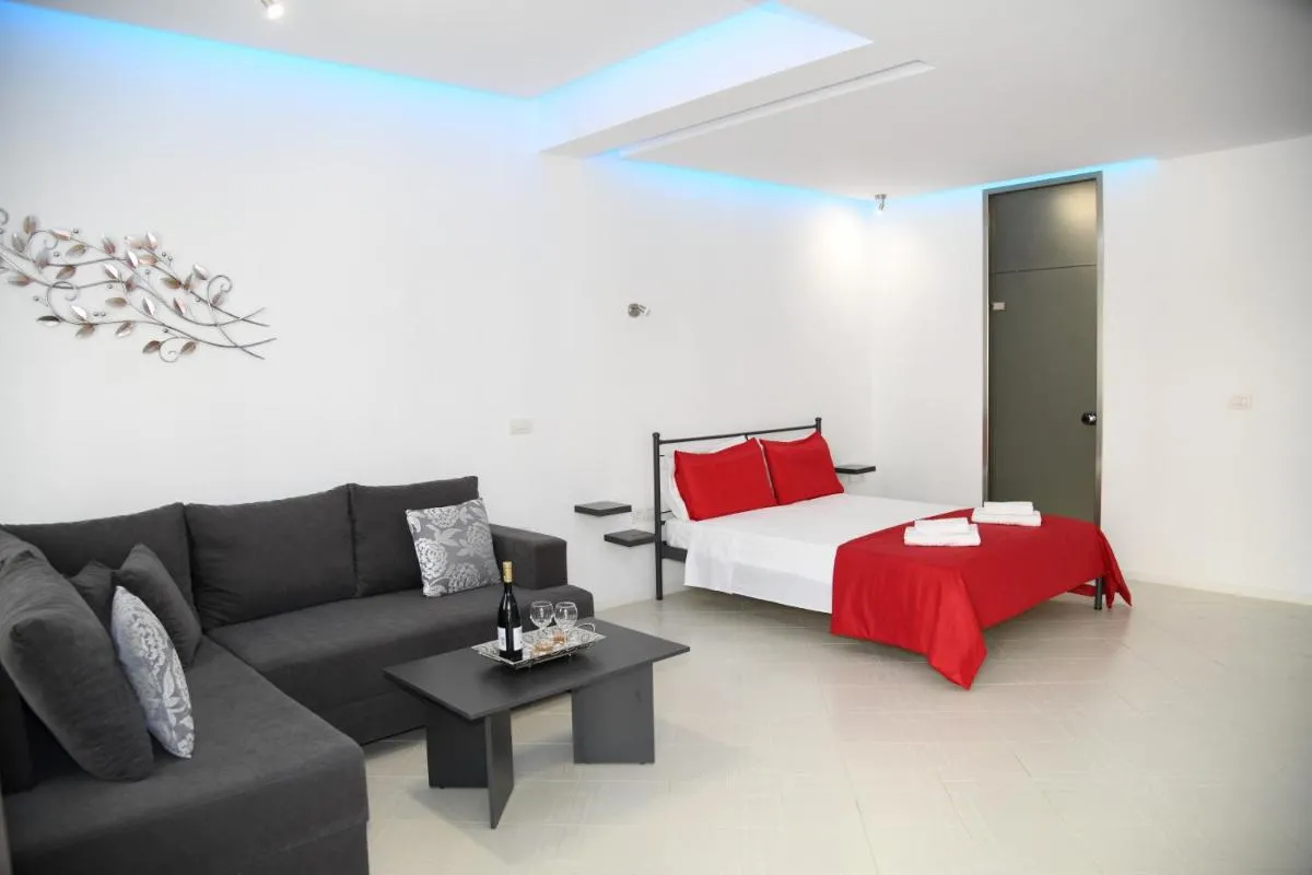 Image 1 of City Heart Luxury Studios