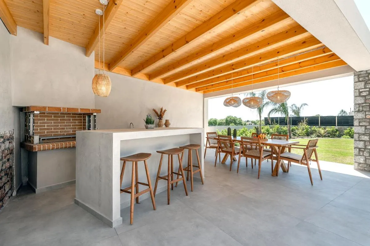 Image 4 of Emerald Estate