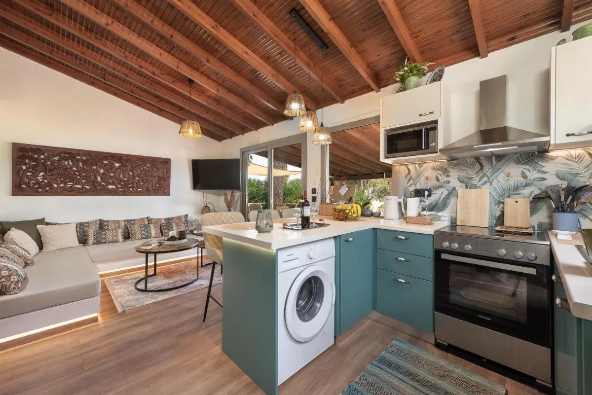 Image 3 of Ilaira Sea View Bungalow