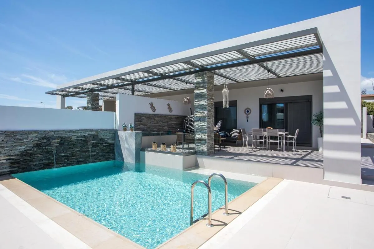 Image 2 of Kiki Luxury Villa