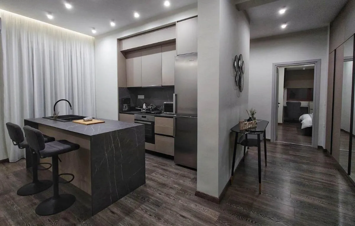 Image 2 of Mini City Escape