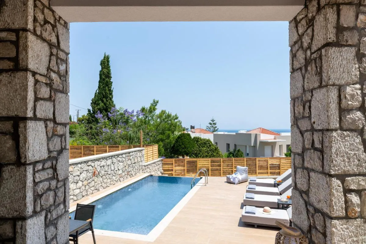 Image 3 of Seaesta Villas