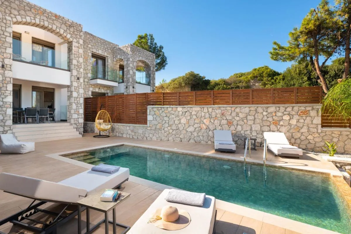 Image 2 of Seaesta Villas