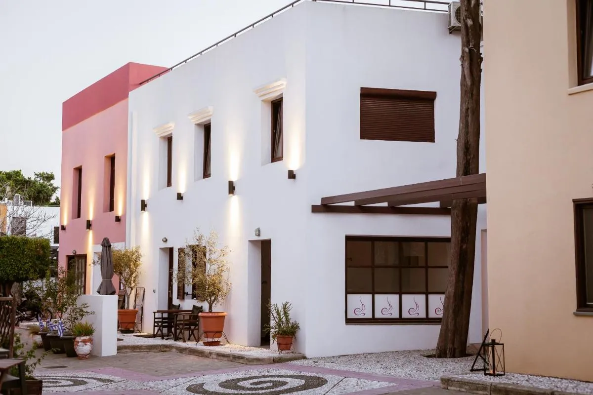 Image 6 of Utopia Luxury Suites – Old Town