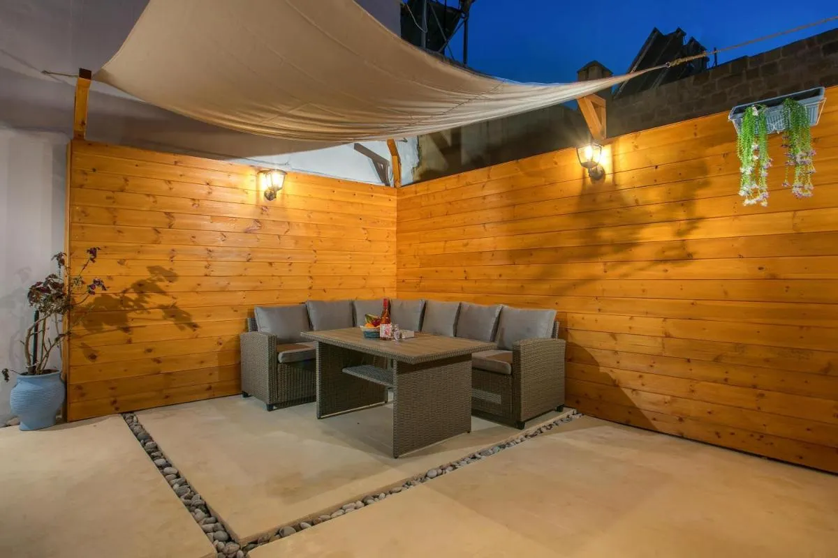 Image 2 of iriada house