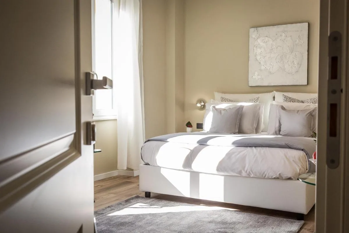 Image 4 of 126 Gracchi Suites