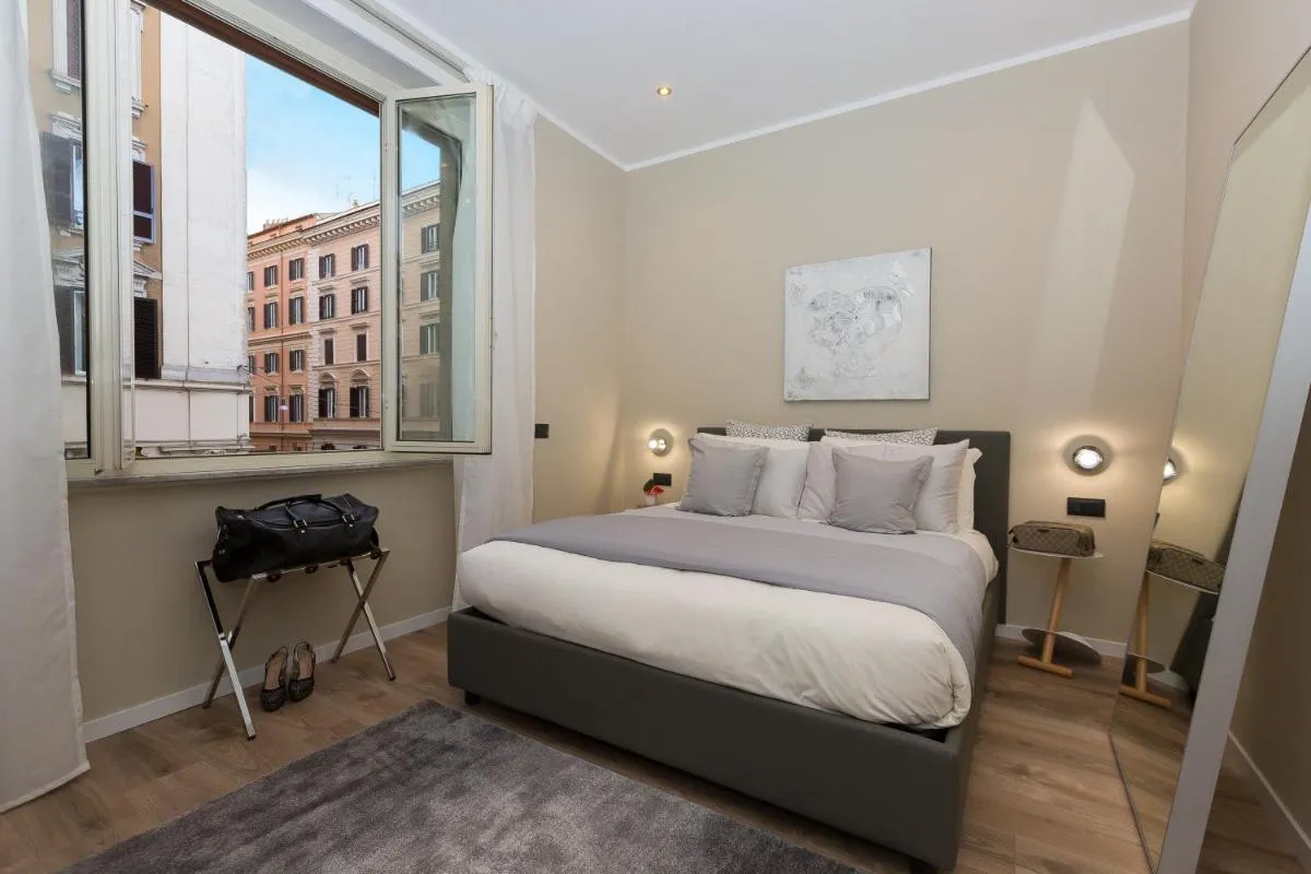 Image 1 of 126 Gracchi Suites