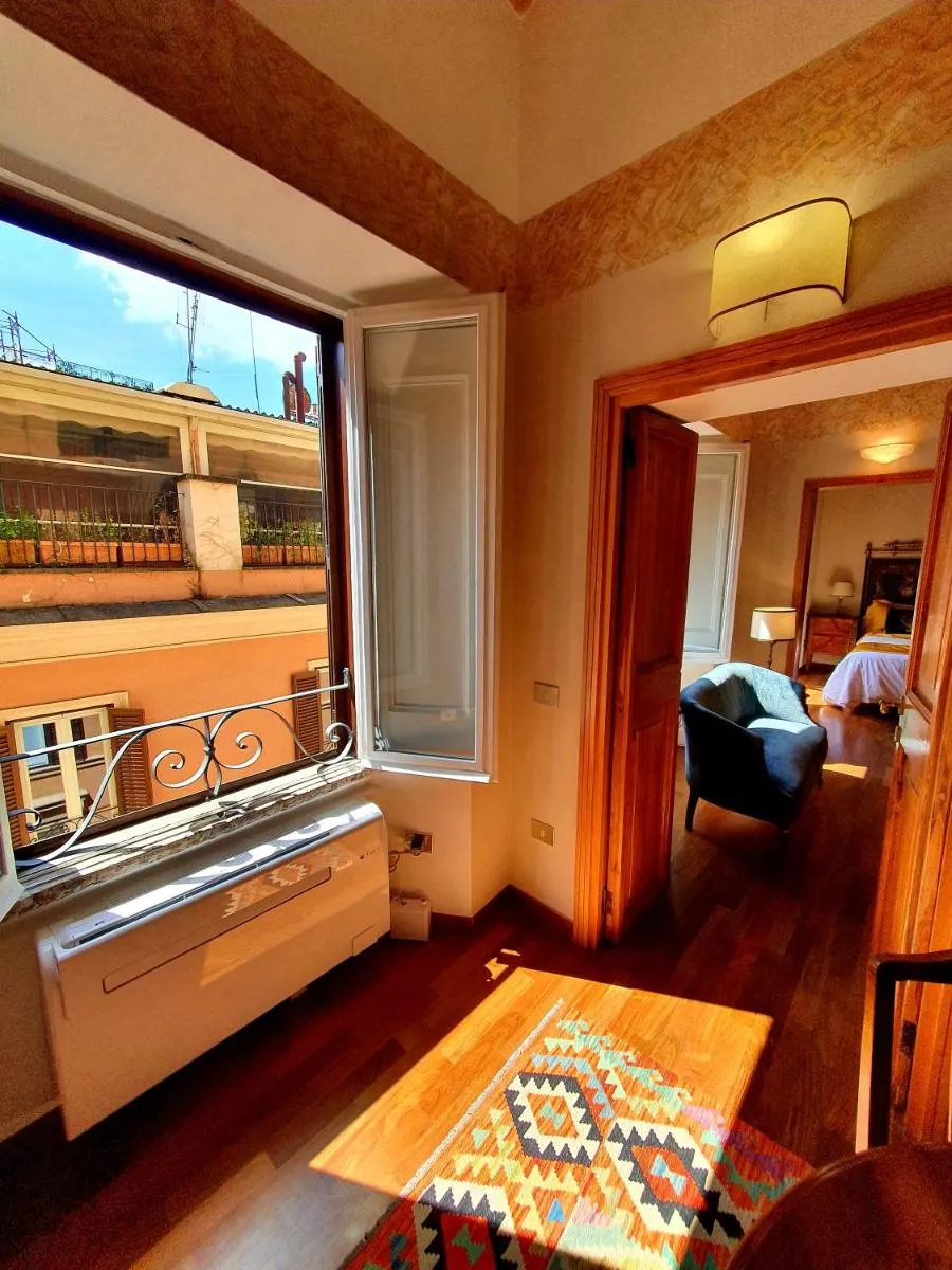 Image 5 of 1878s by AAT- LUXURY HISTORIC HOUSE PIAZZA DI SPAGNA